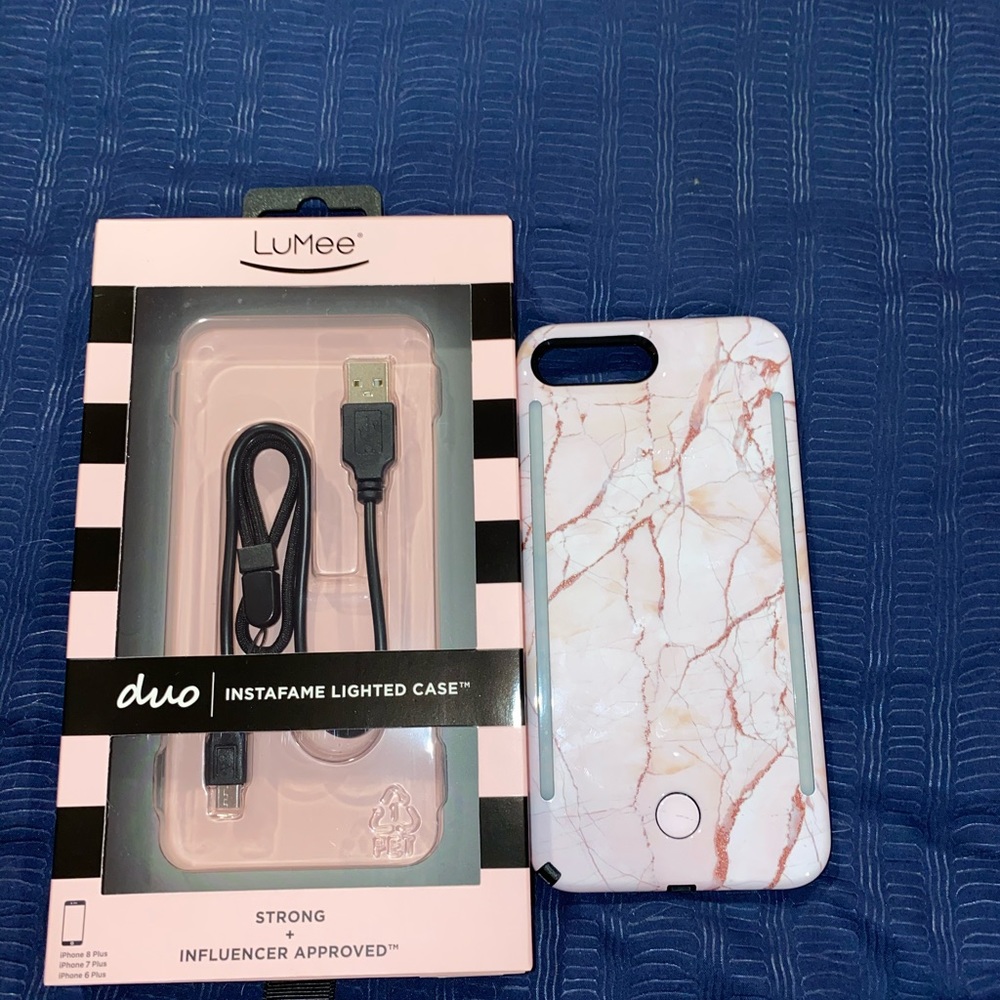 Lumee iPhone 8 Plus case with selfie lighting - Picture 4 of 4